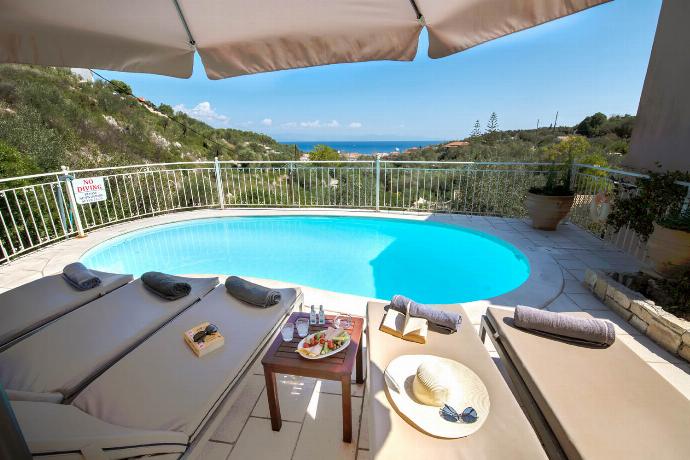  . - Villa Elpida . (Photo Gallery) }}