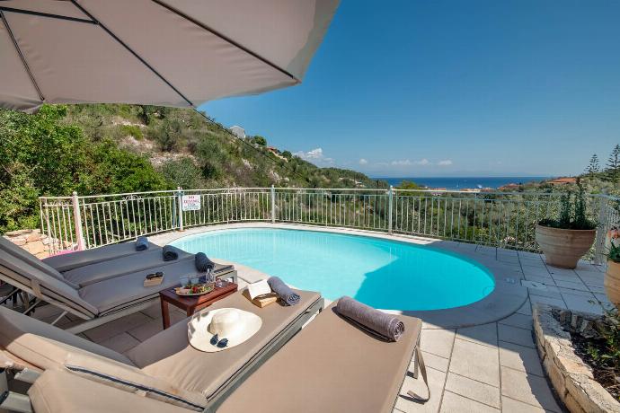  . - Villa Elpida . (Photo Gallery) }}