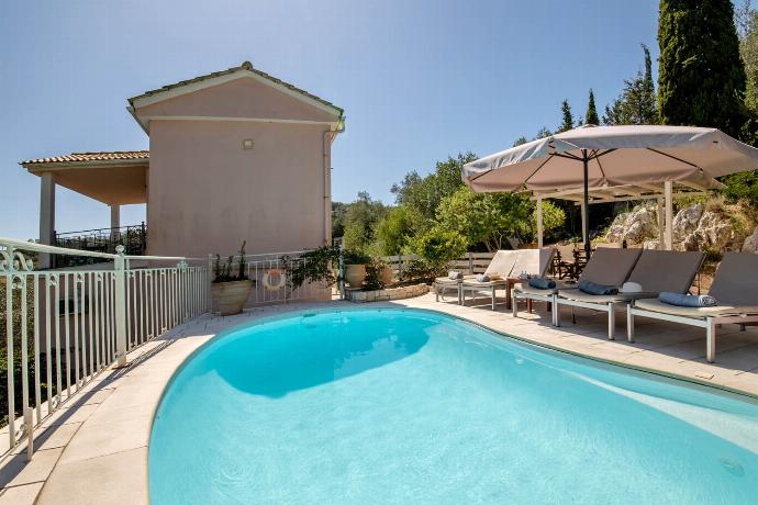  . - Villa Elpida . (Photo Gallery) }}