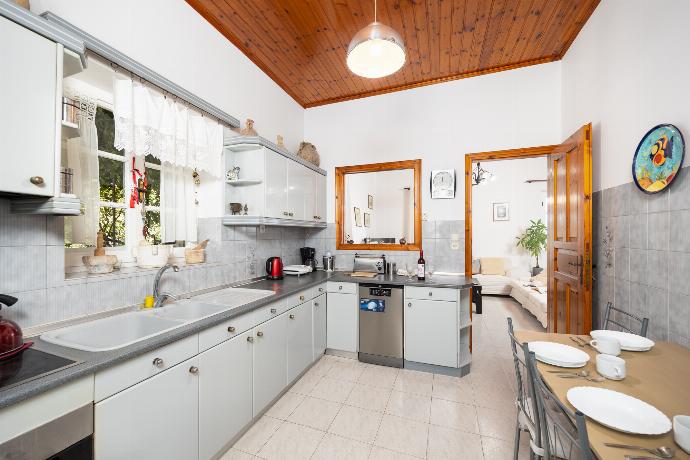 Equipped kitchen . - Villa Afroditi . (Photo Gallery) }}