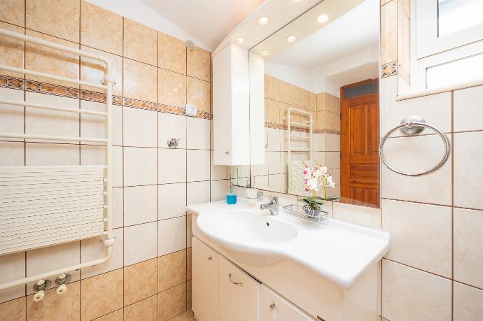 En suite bathroom with shower . - Villa Afroditi . (Photo Gallery) }}