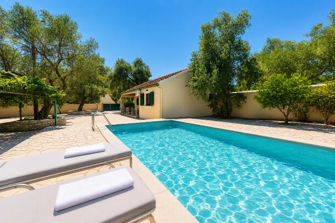 ,Beautiful villa with private pool and terrace . - Villa Old Vineyard . (Photo Gallery) }}