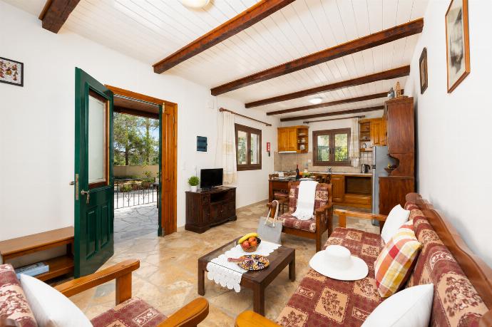 Open-plan living room with sofa, dining area, kitchen, WiFi internet, and satellite TV . - Villa Old Vineyard . (Photo Gallery) }}