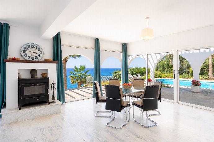Dining area . - Panorama Villa . (Photo Gallery) }}