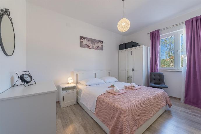  . - Villa Kamber . (Photo Gallery) }}