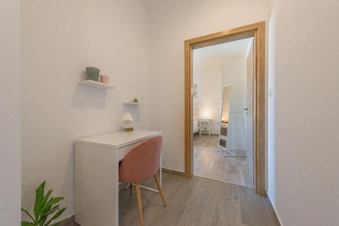  . - Villa Kamber . (Photo Gallery) }}