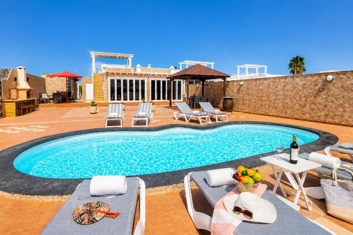 Beautiful villa with private pool and terrace . - Villa Vista Callao . (Galleria fotografica) }}