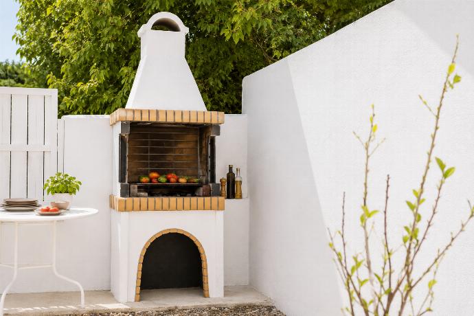 BBQ area . - Villa Mytikas . (Galleria fotografica) }}
