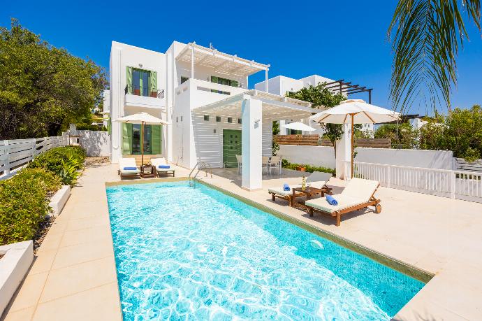 ,Beautiful villa with private pool and terrace with sea views . - Villa Mytikas . (Galleria fotografica) }}