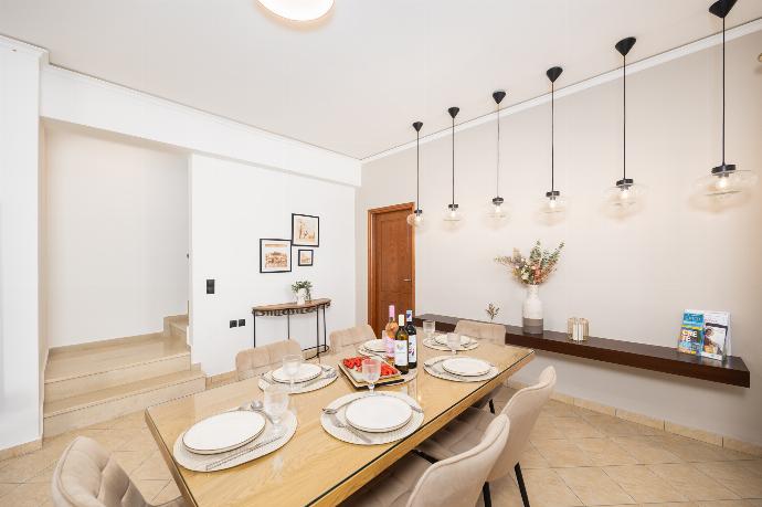 Dining room . - Villa Aspa . (Photo Gallery) }}