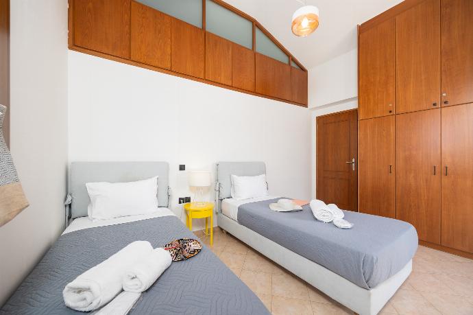 Twin bedroom with A/C . - Villa Aspa . (Photo Gallery) }}