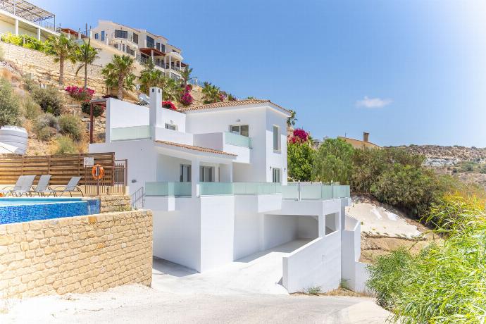  . - Villa Aqua Queen . (Photo Gallery) }}