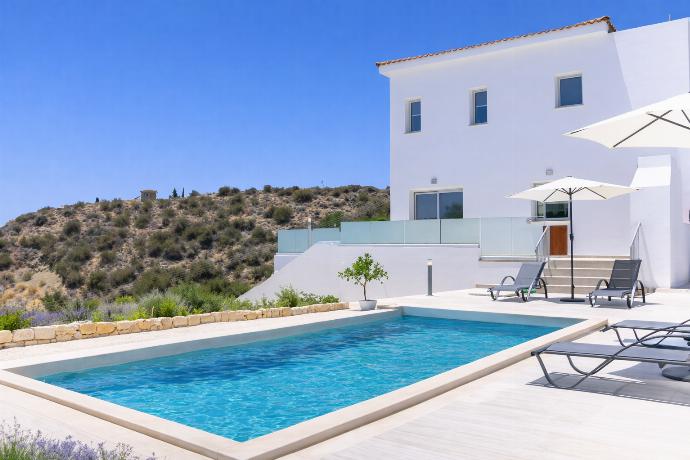  . - Villa Aqua Queen . (Galleria fotografica) }}