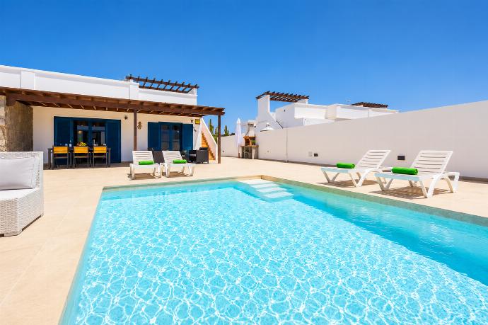 Beautiful villa with private pool and terrace . - Villa Concha . (Photo Gallery) }}