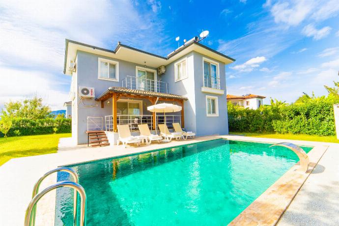  . - Villa Dogakent 1 . (Photo Gallery) }}