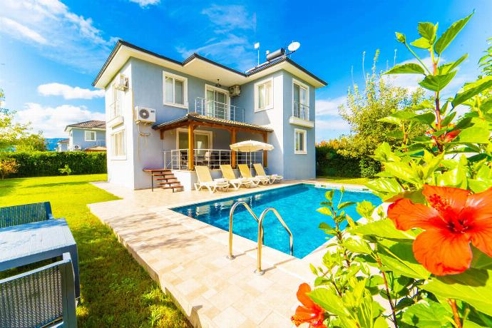  . - Villa Dogakent 3 . (Photo Gallery) }}