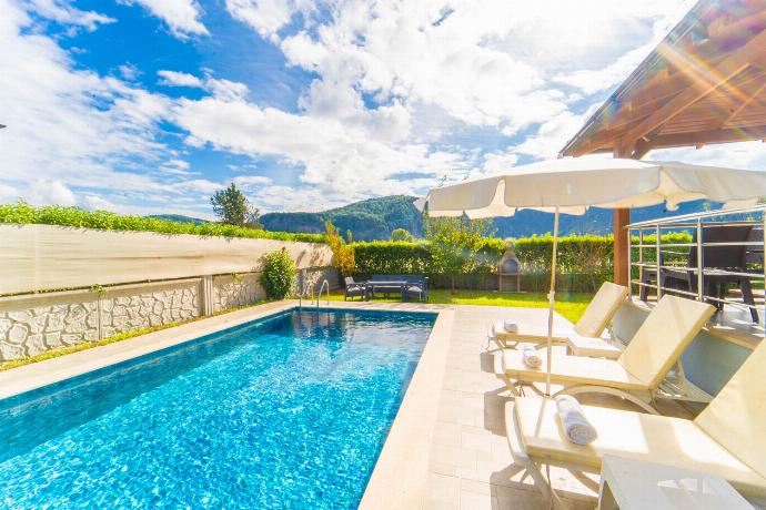  . - Villa Dogakent 3 . (Photo Gallery) }}