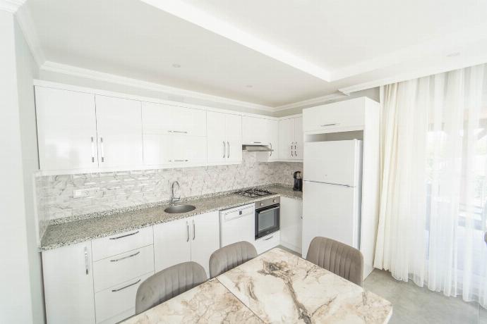  . - Villa Dogakent 4 . (Photo Gallery) }}