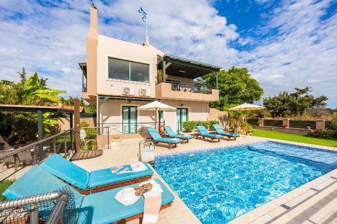 ,Beautiful villa with private pool and terrace with views . - Aloni Villa . (Photo Gallery) }}