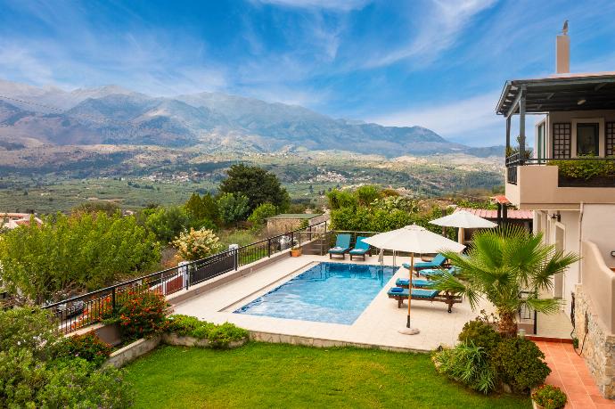 Beautiful villa with private pool and terrace with views . - Aloni Villa . (Photo Gallery) }}