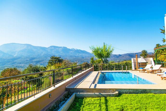Aloni Villa
