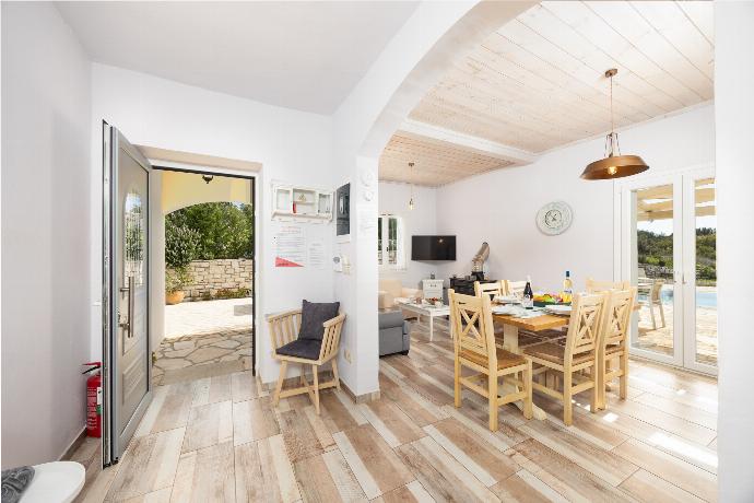 Hallway . - Villa Socrates . (Photo Gallery) }}