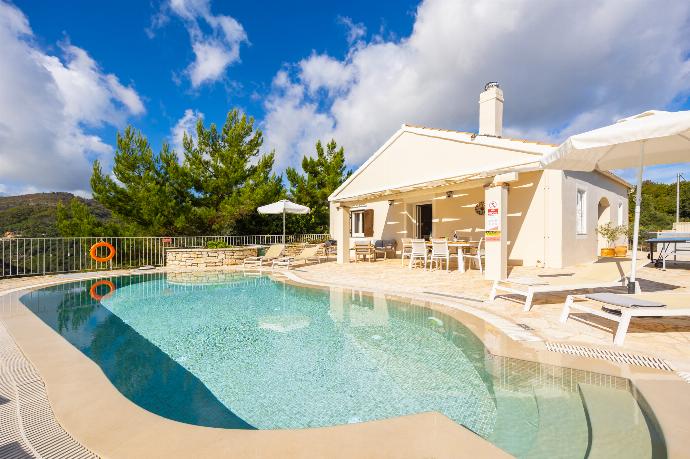 Beautiful villa with private pool and terrace . - Villa Socrates . (Photo Gallery) }}