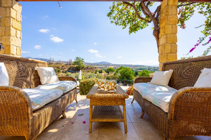  . - Villa Lone . (Photo Gallery) }}