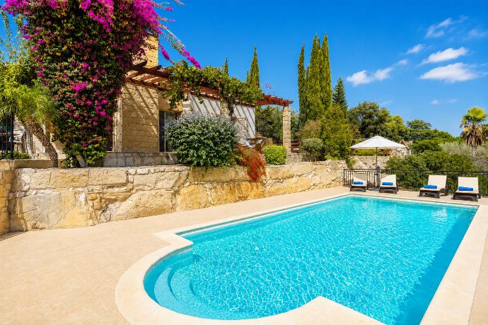 Private pool and terrace . - Villa Lone . (Photo Gallery) }}