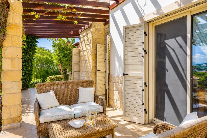 Terrace area . - Villa Lone . (Photo Gallery) }}