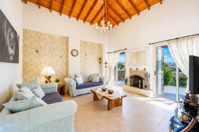Living room with sofas, WiFi internet, and satellite TV . - Villa Lone . (Photo Gallery) }}