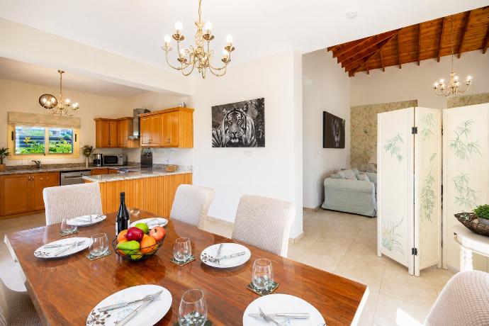 Dining area . - Villa Lone . (Photo Gallery) }}