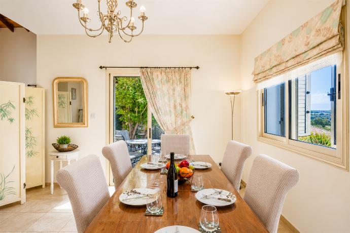 Dining area . - Villa Lone . (Photo Gallery) }}