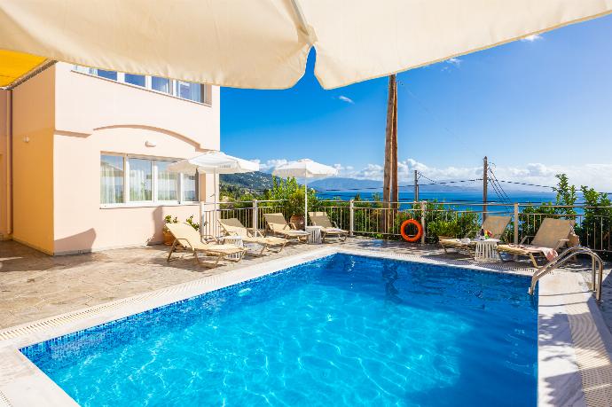  . - Villa Cleo Beach . (Photo Gallery) }}