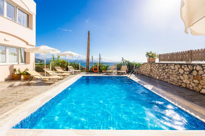  . - Villa Cleo Beach . (Photo Gallery) }}