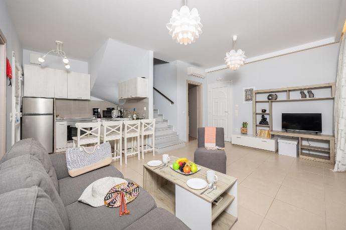  . - Villa Cleo Beach . (Photo Gallery) }}