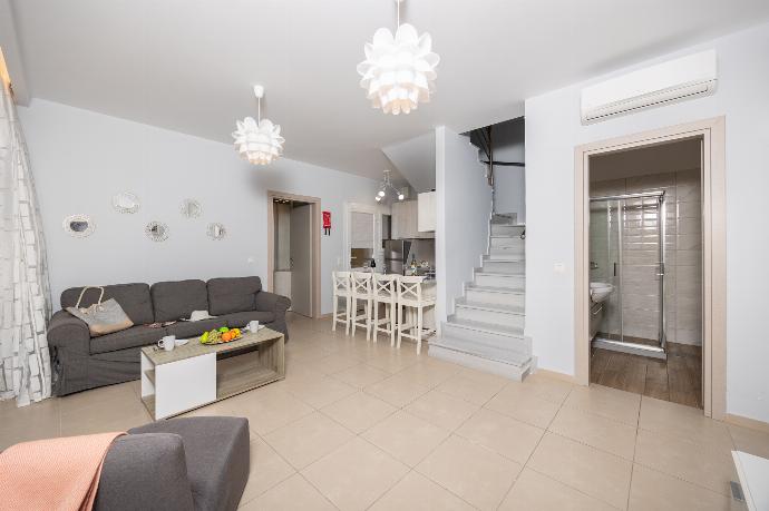  . - Villa Cleo Beach . (Photo Gallery) }}