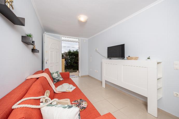  . - Villa Cleo Beach . (Photo Gallery) }}