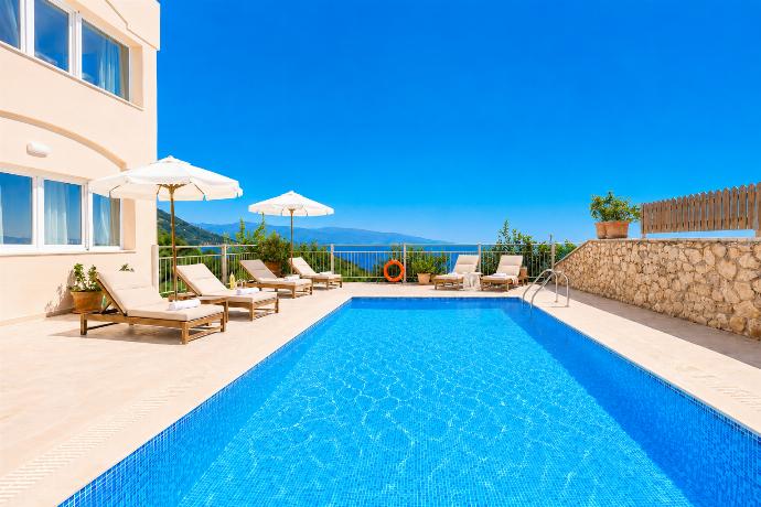  . - Villa Cleo Beach . (Photo Gallery) }}