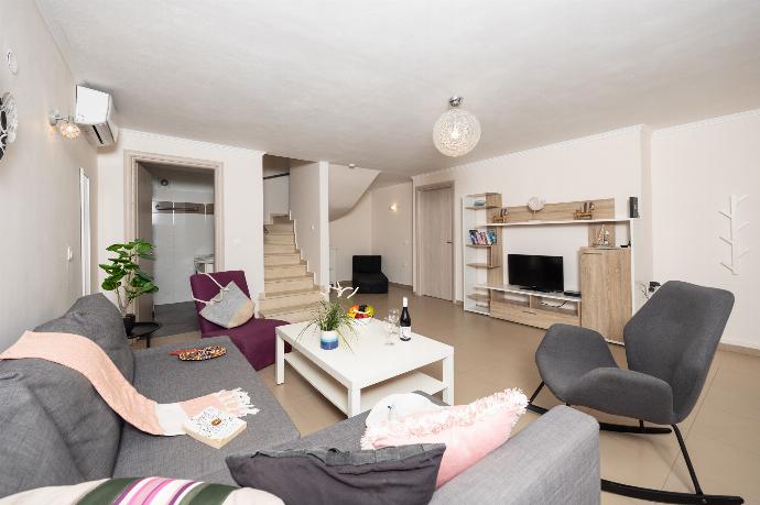  . - Villa Alya View . (Photo Gallery) }}