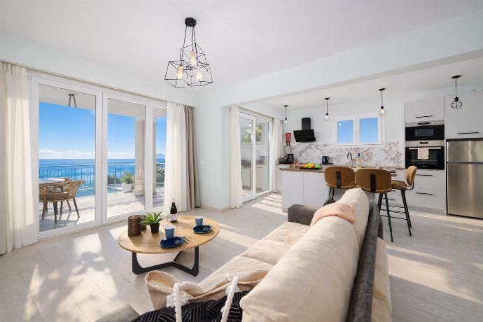  . - Villa Leo . (Photo Gallery) }}