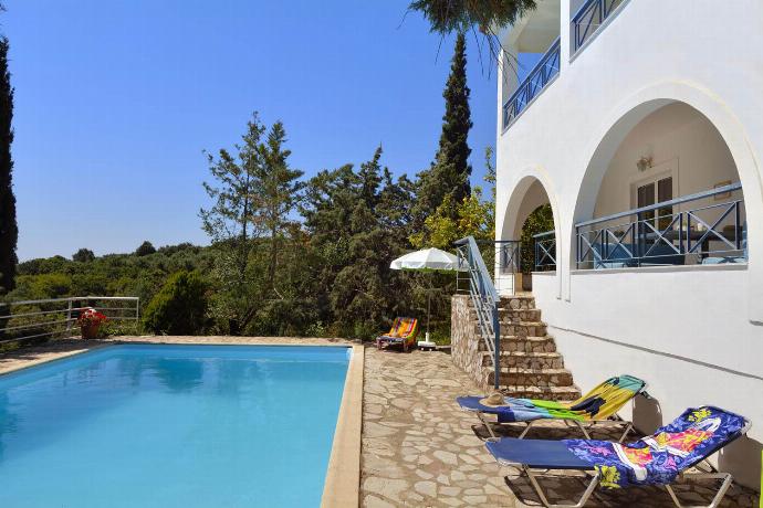  . - Villa Cleo . (Photo Gallery) }}