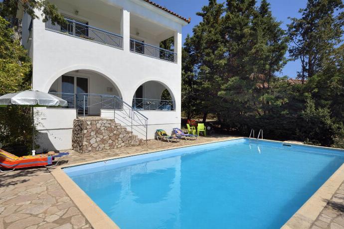  . - Villa Cleo . (Photo Gallery) }}