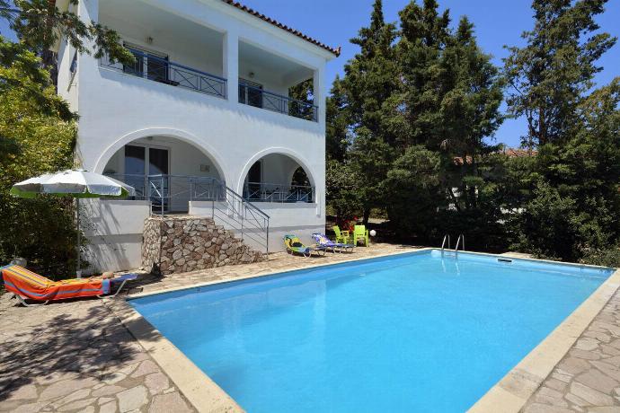  . - Villa Cleo . (Photo Gallery) }}