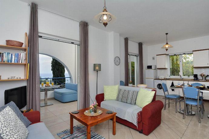  . - Villa Cleo . (Photo Gallery) }}