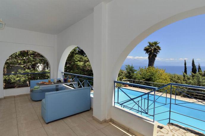  . - Villa Cleo . (Photo Gallery) }}