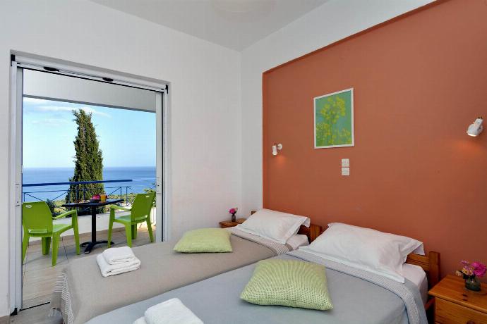  . - Villa Cleo . (Photo Gallery) }}