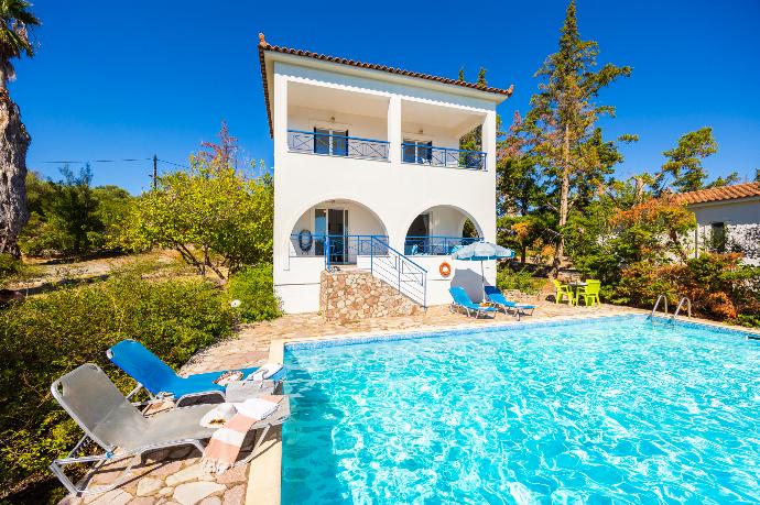 Beautiful villa with private pool and terrace with sea views . - Villa Cleo . (Photo Gallery) }}