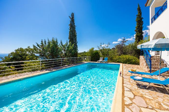Private pool and terrace with sea views . - Villa Cleo . (Photo Gallery) }}