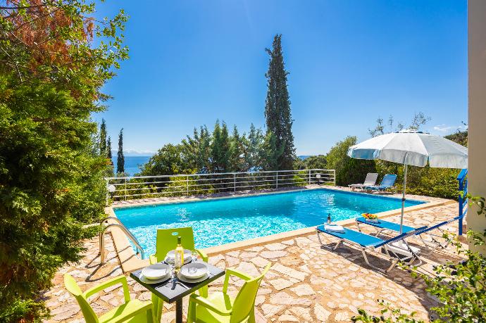 Private pool and terrace with sea views . - Villa Cleo . (Photo Gallery) }}